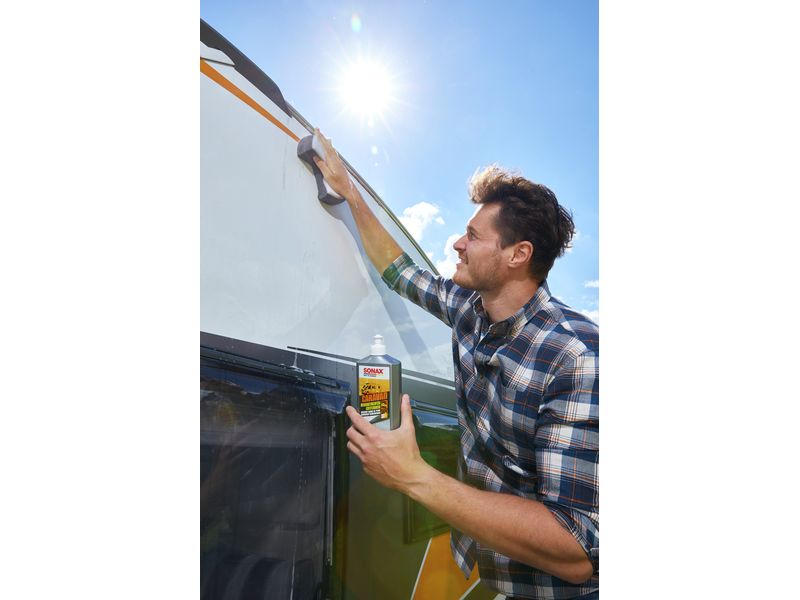 Sonax CARAVAN RegenstreifenEntferner, 500 ml Spezialreiniger für Wohnmobil, Camper, Wohnwagen