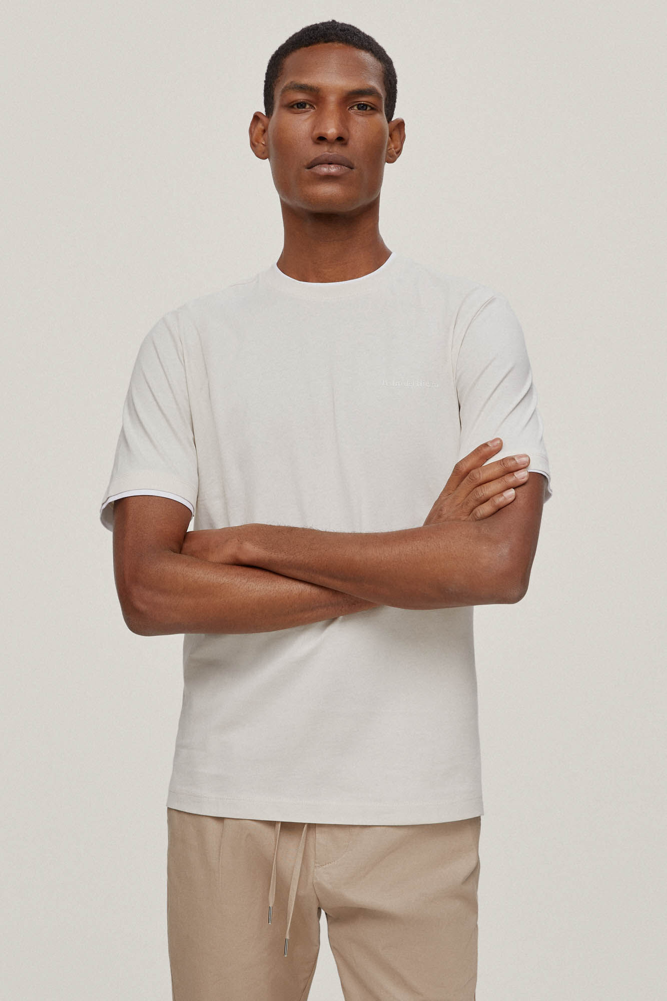 Camiseta com gola dupla - Bege