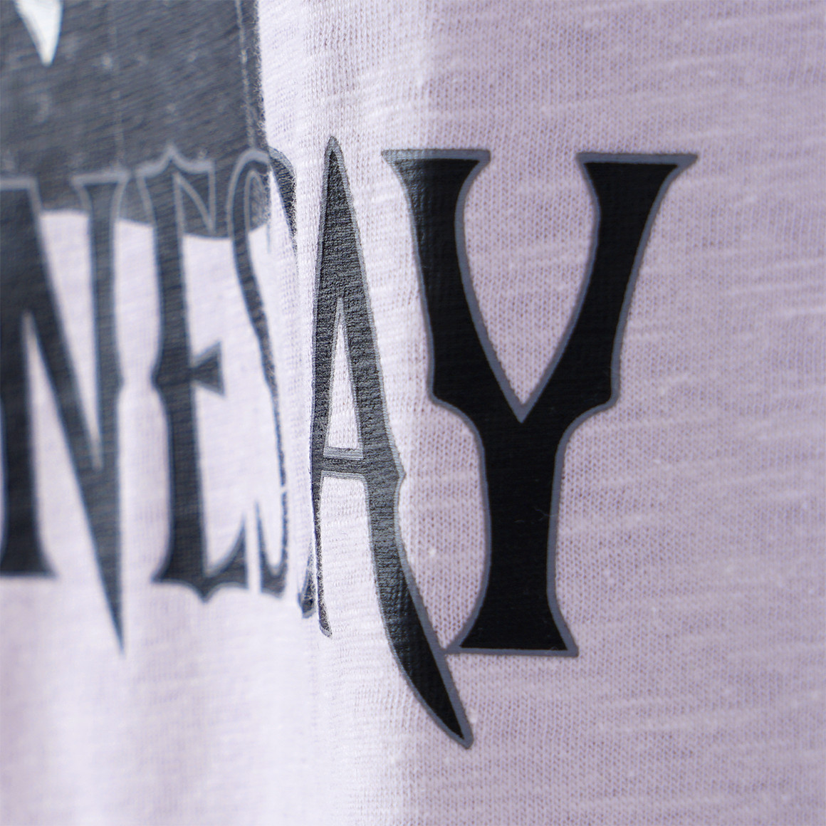 Yigga WEDNESDAY Shorty mit Print helllila / hellgrau