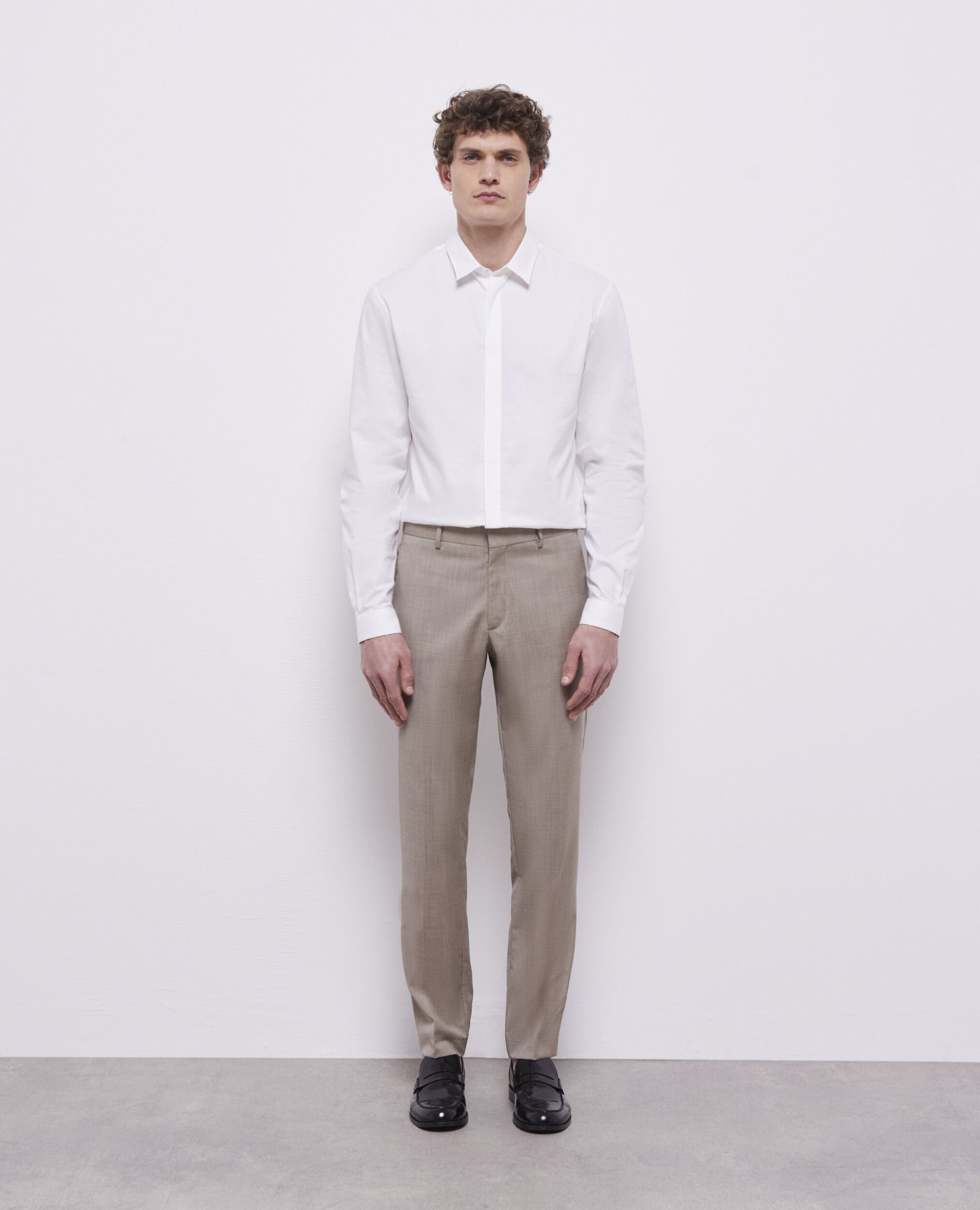 Pantalon de costume beige en laine fil à fil