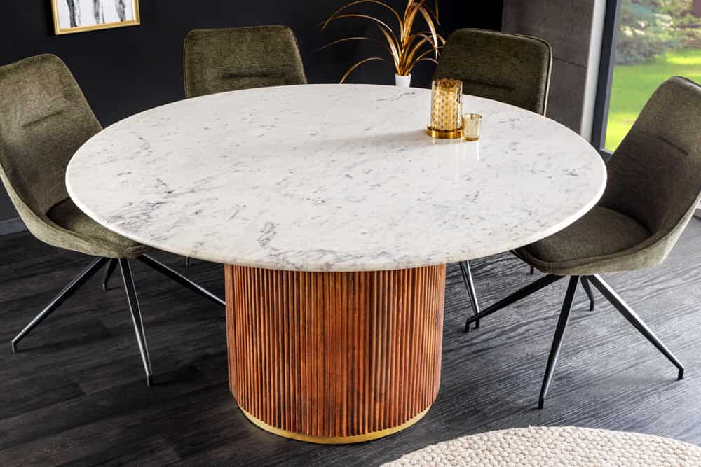 Runder Esstisch GATSBY 140cm braun gold Mangoholz weiße Marmorplatte Säulenfuß