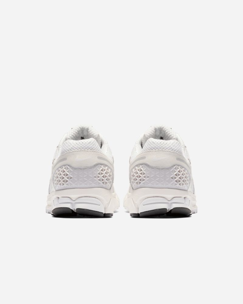 Chaussures Nike Vomero 5 Gris pour homme