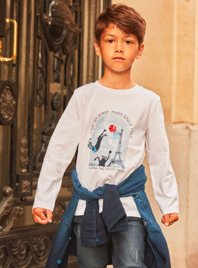 T-shirt blanc à motifs basket à Paris