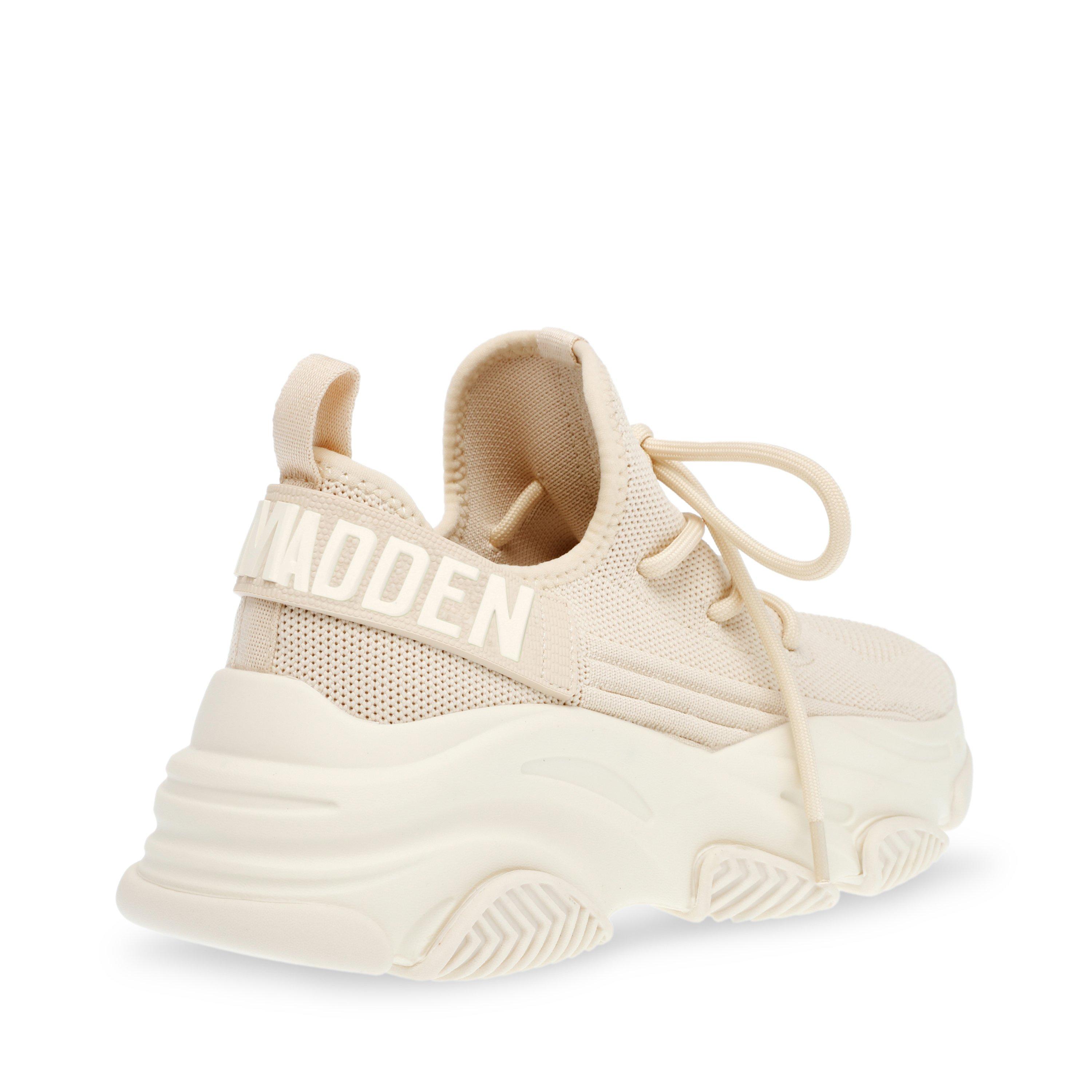 Steve Madden Protege e Sneakers.