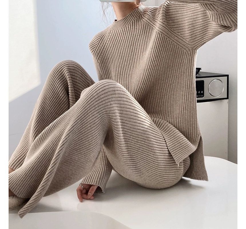 Rorah - Set: Mock Neck Plain Slit Ribbed Trui + Elastische Taille Breibroek met Wijde Pijpen