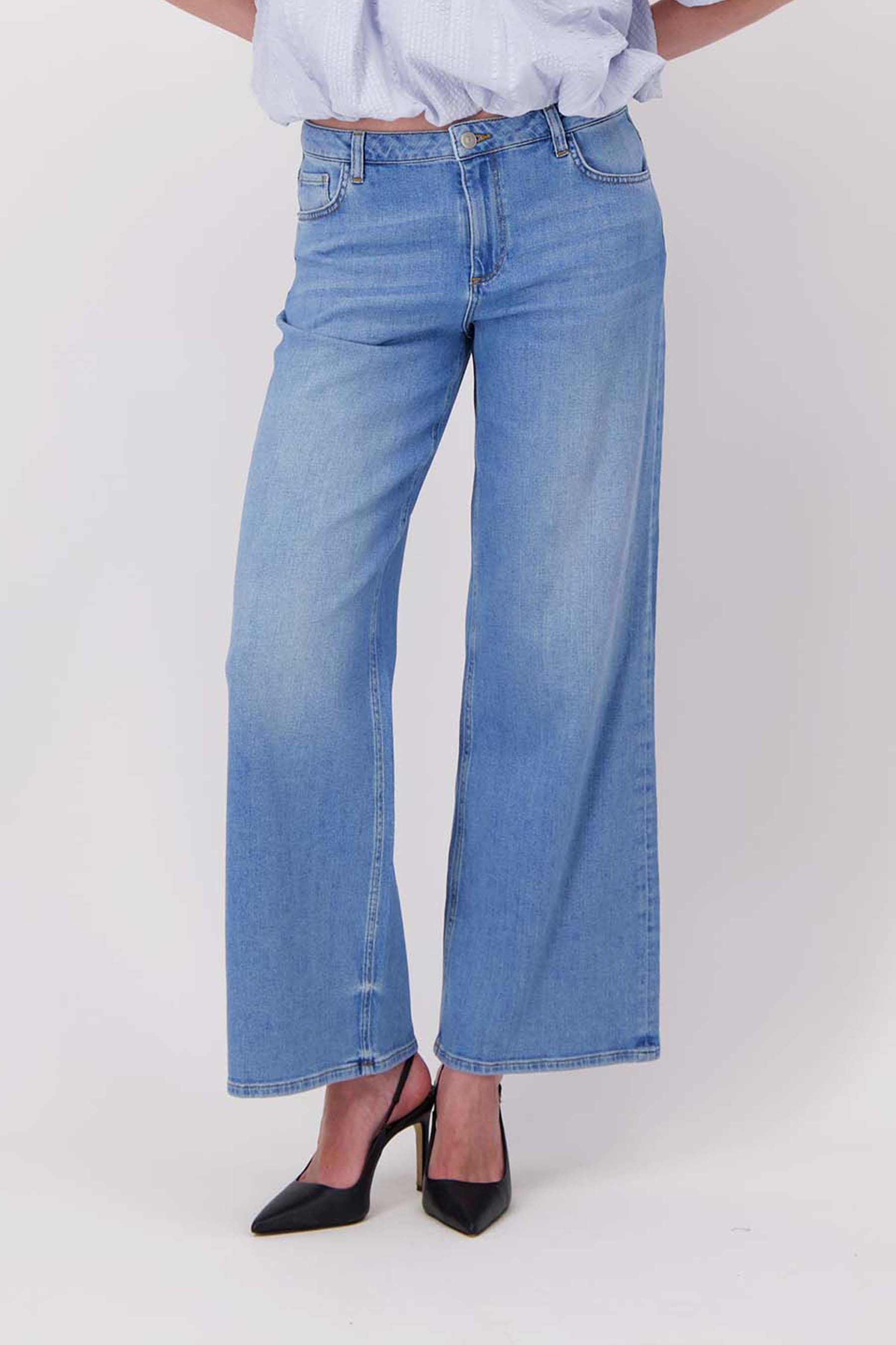 wideleg jeans