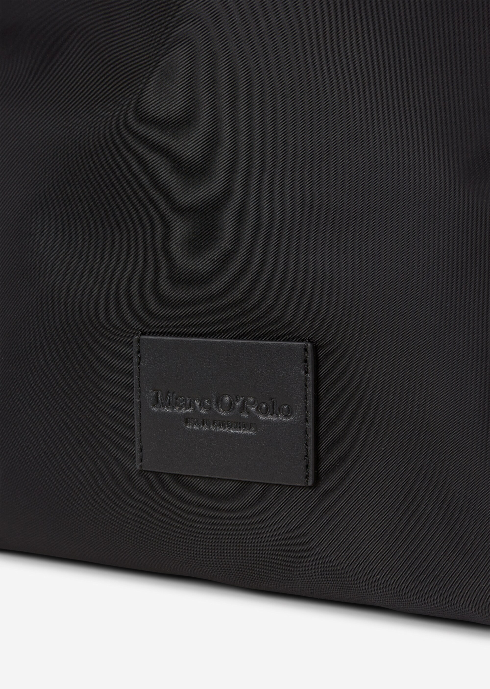 Rucksack medium aus recyceltem Material