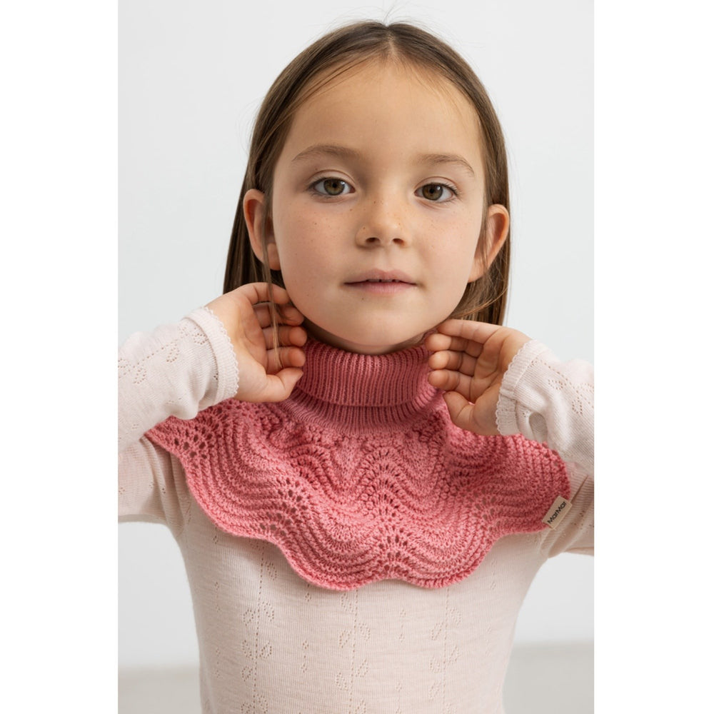 Køb MarMar Light Cotton Wool Lace Raspberry Alani Strikket Halsedisse