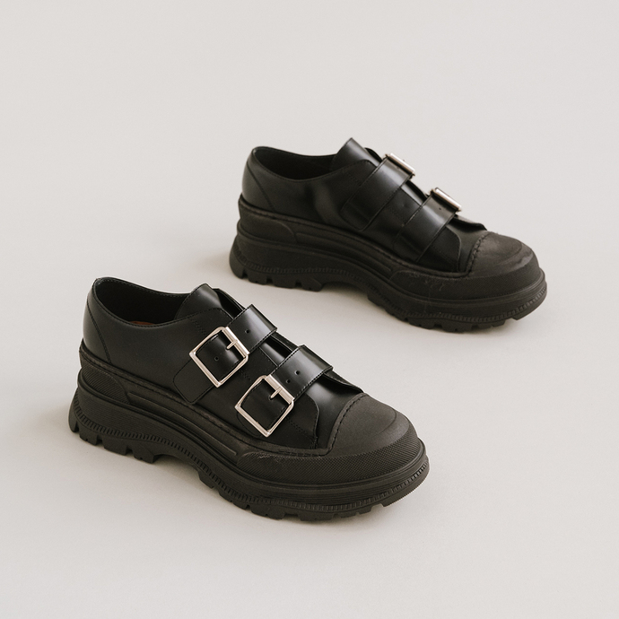 Derbies à boucles et semelles épaisses  en cuir glacé noir