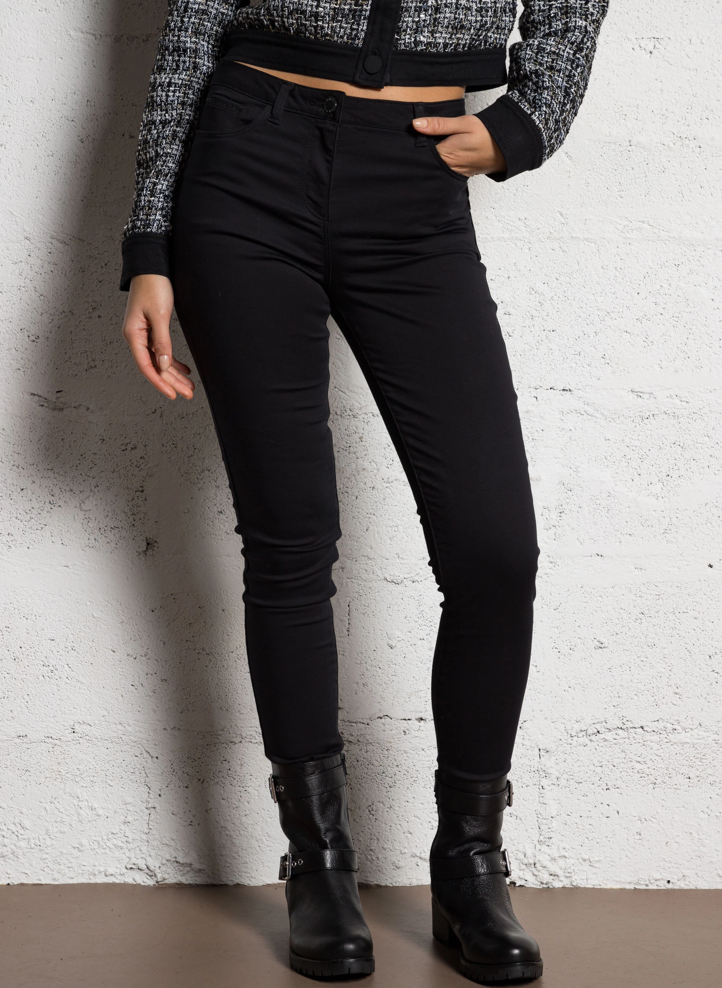 PZERI - Jean skinny à détails strass | Noir
