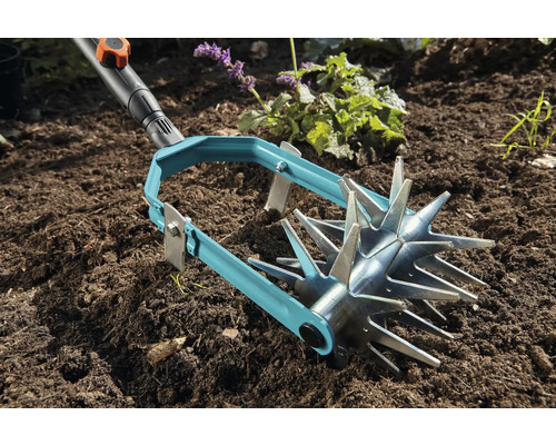 Sterfrees met onkruidmes GARDENA combisystem