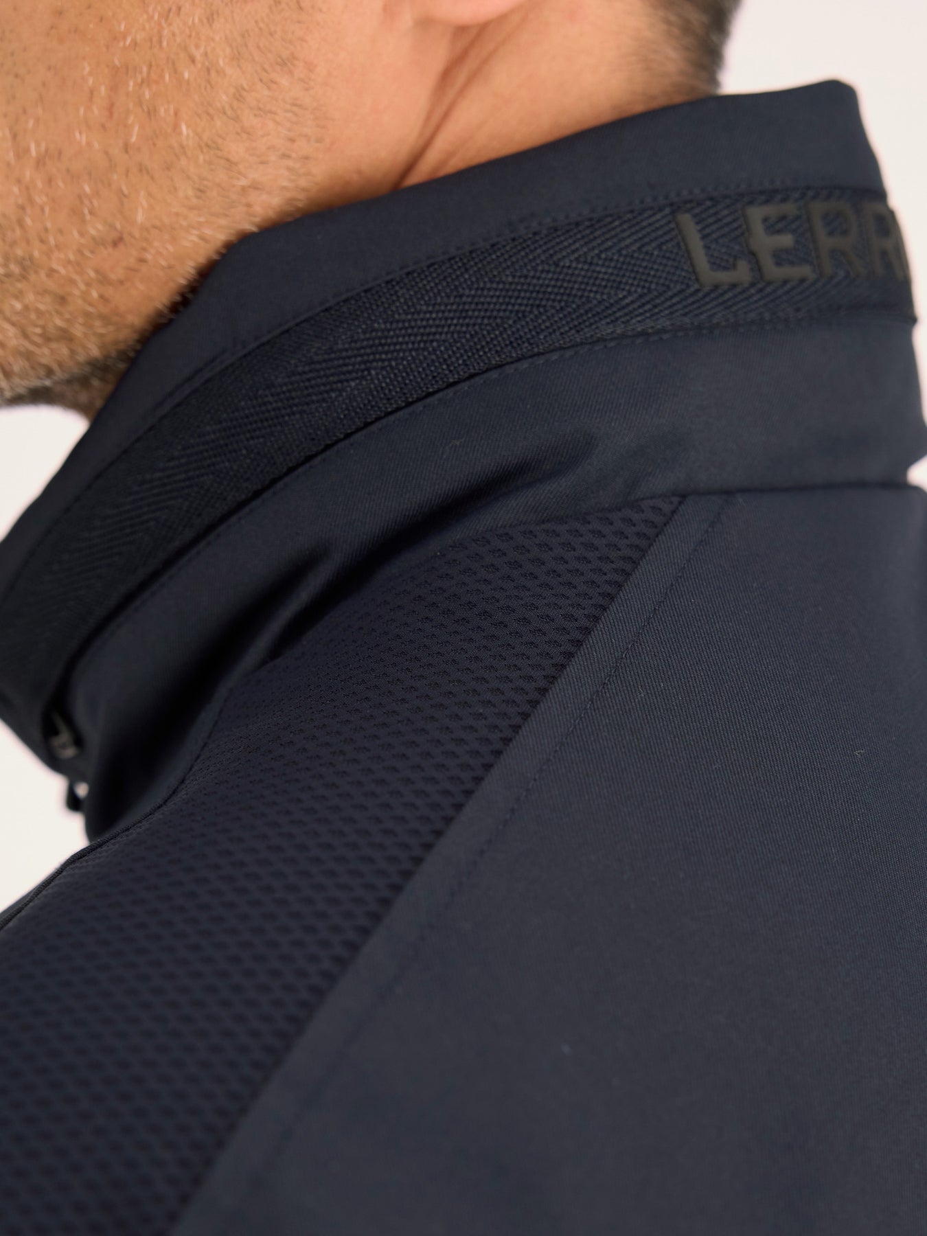 Outdoor-Funktionsjacke in Tech-Shellfabric, atmungsaktiv, wasser- und windabweisend