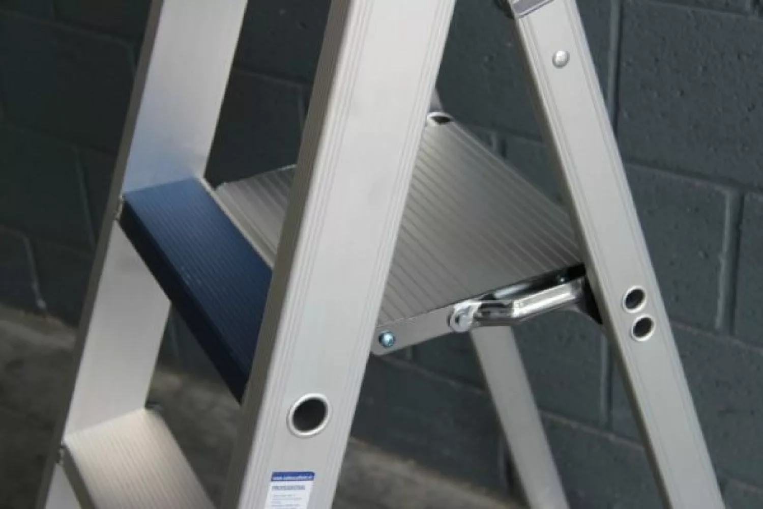 ASC 990608857 BT Trap - Enkel - Aluminium - 3 treden - max. werkhoogte 2.60 m.