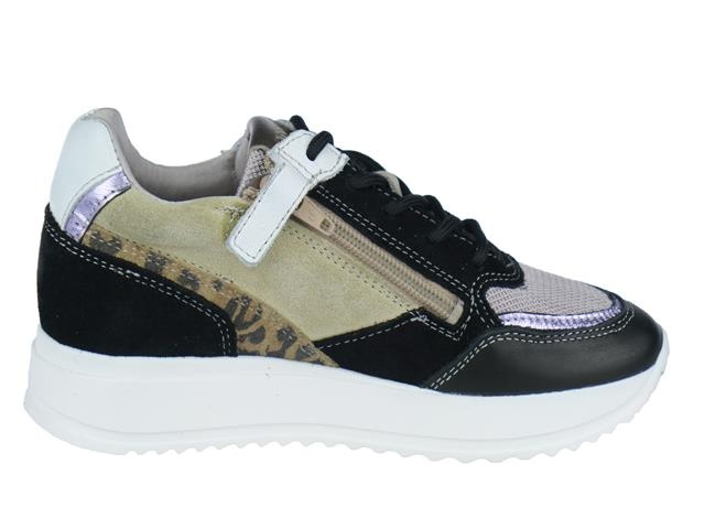 Giga Sneaker