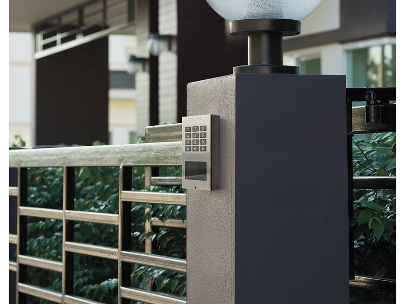 Doorbird Zutrittskontrollsystem A1121 Aufputz PoE-fähig, Ed Smarte Multi-Technologie Zutrittskontrolle
