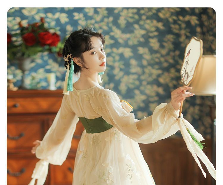 Nebbia - Geborduurde traditionele Chinese kostuumset