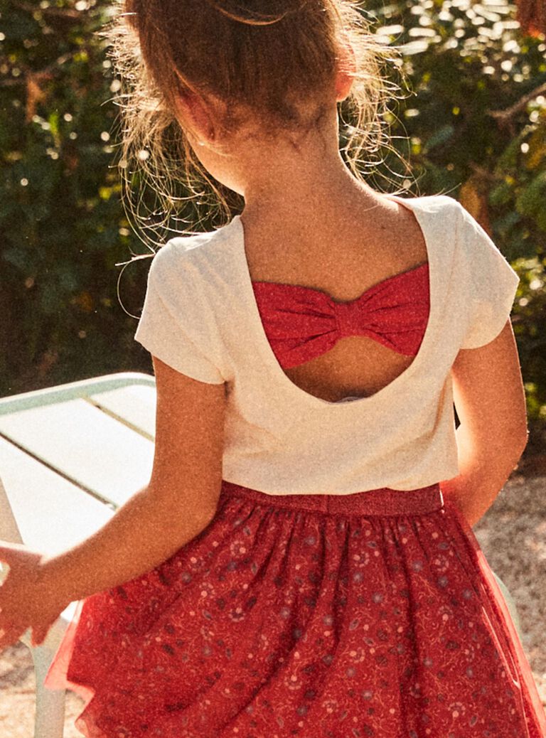 T-shirt rose avec fillette