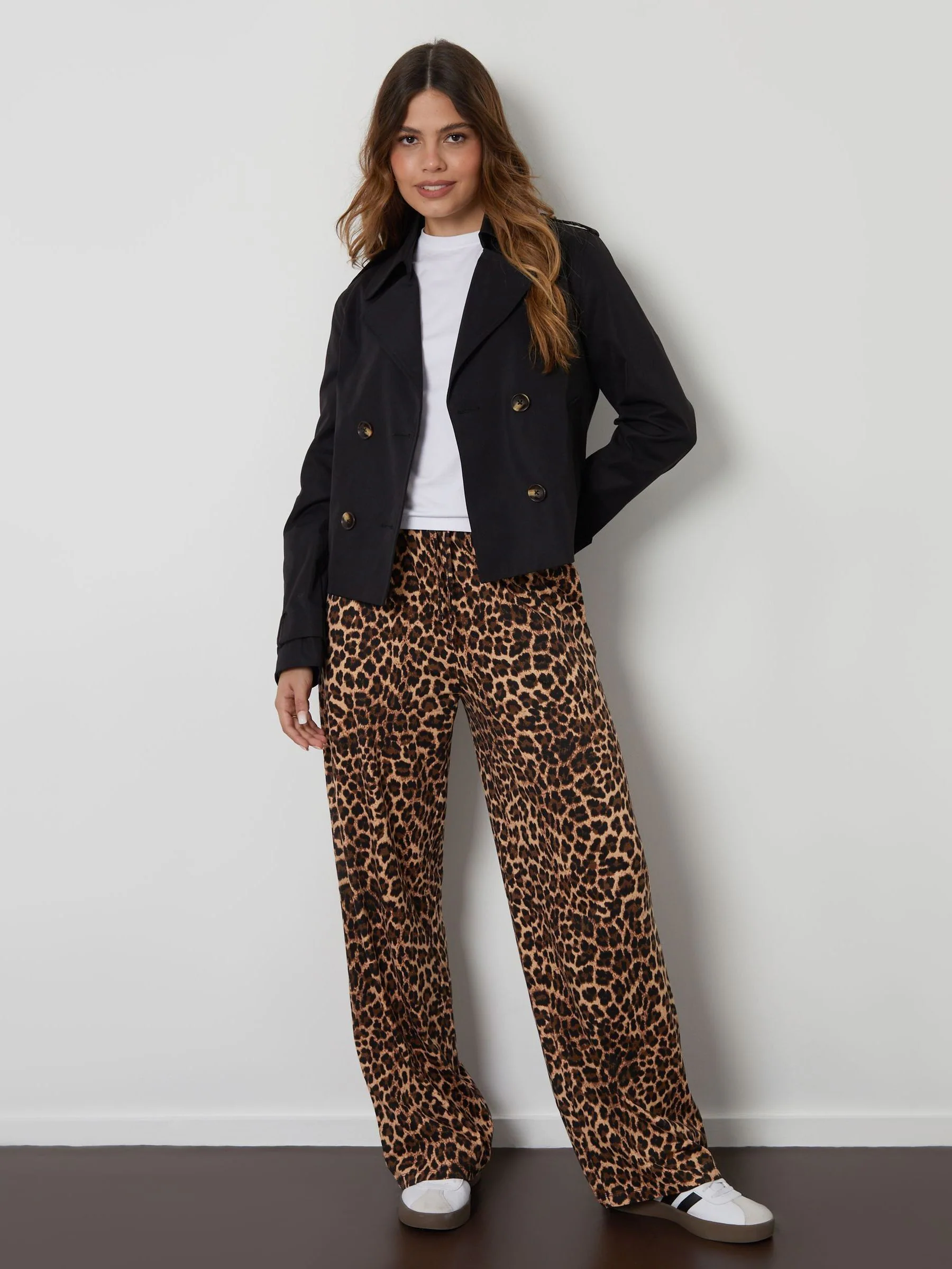 Zwart - Threadbare cropped trenchcoat met dubbele rij knopen