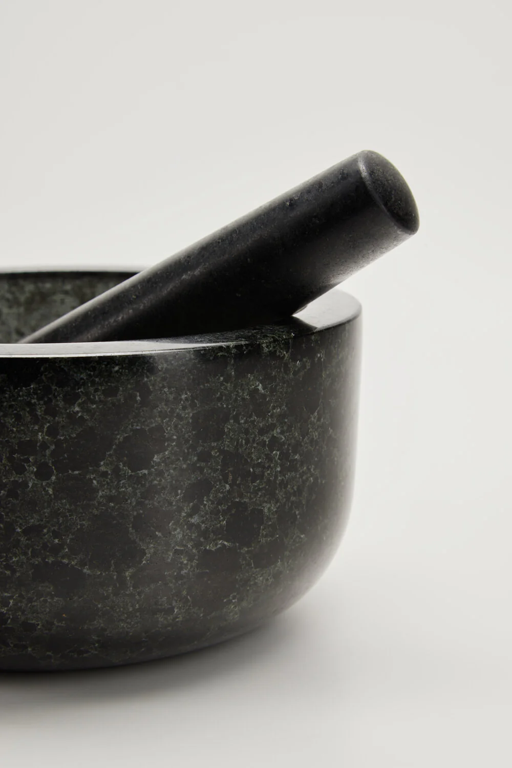 Bahne Interior  Morter med støder - Dark Grey