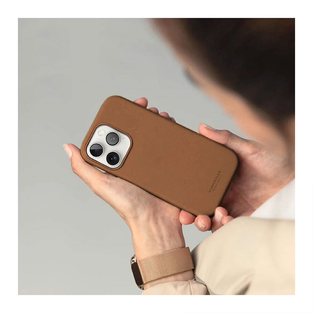 iPhone 16 Pro MagSafe Schutzhülle Like Leather Case aus Recycelten Materialien (ELC00007) - Braun