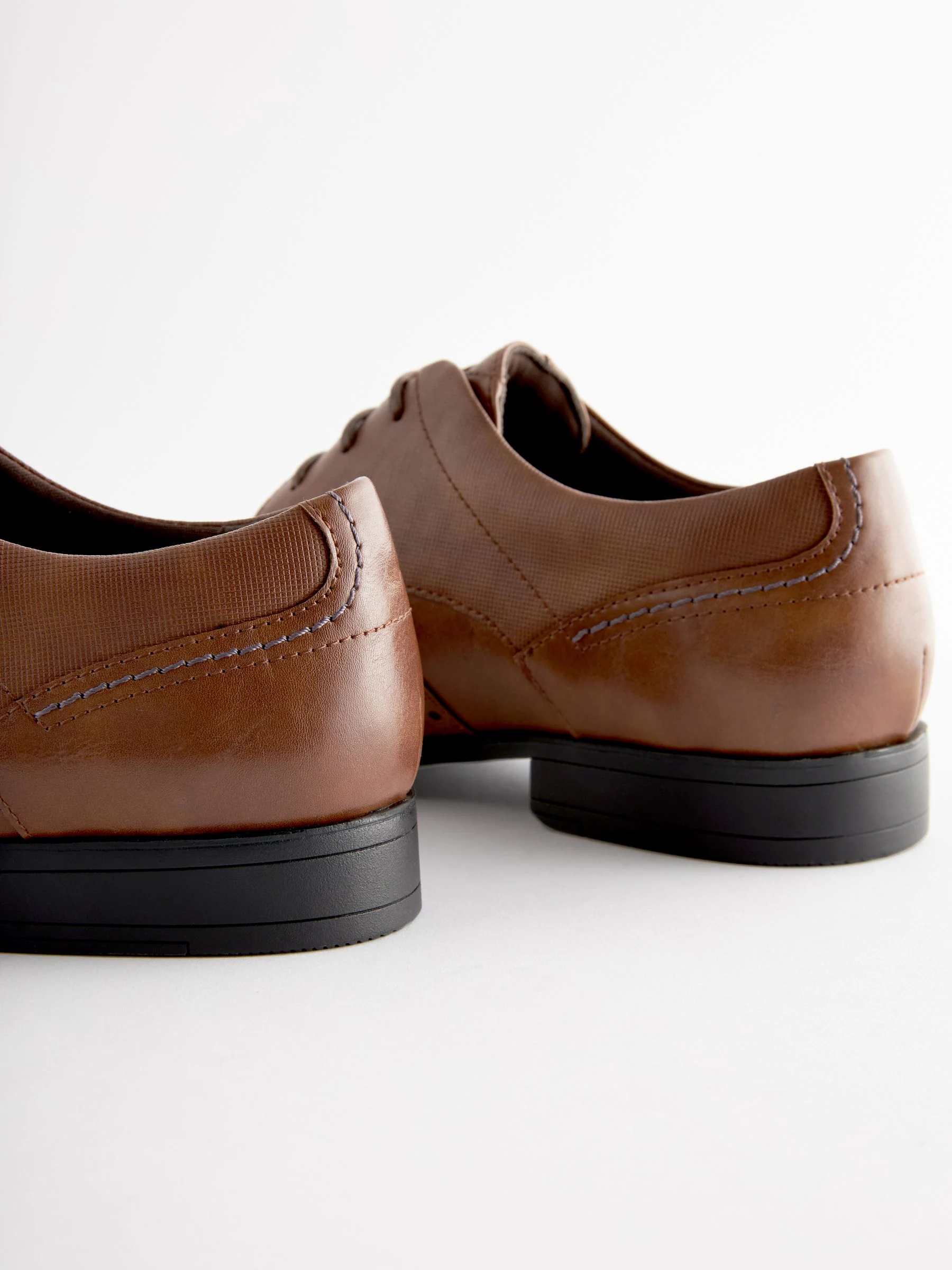 Lichtbruin - Wijde pasvorm - Brogueschoenen