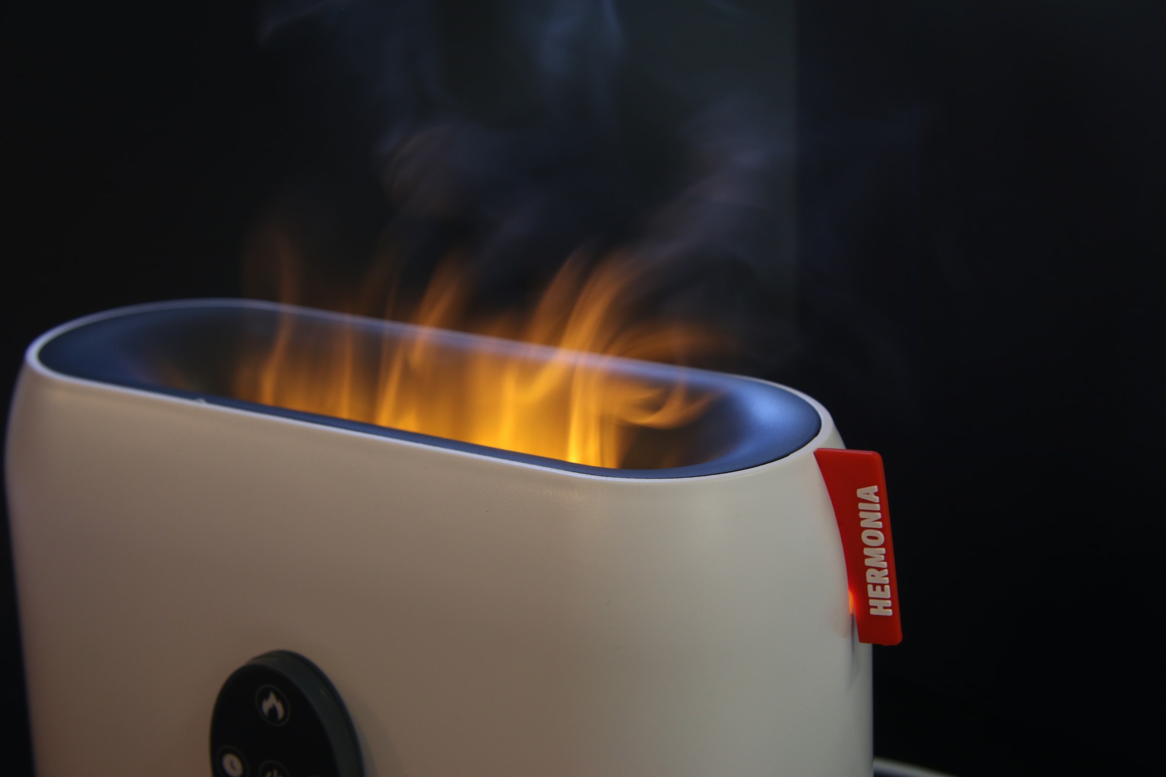 Sonnenkönig Luftbefeuchter »Hermonia, Flammeneffekt, USB C-Typ, Auto-Off, Tankgrösse 200ml« 0,2 l Wassertank Fernbedienung, Timer, laufruhig, einfache Bedienung, elegantes Design