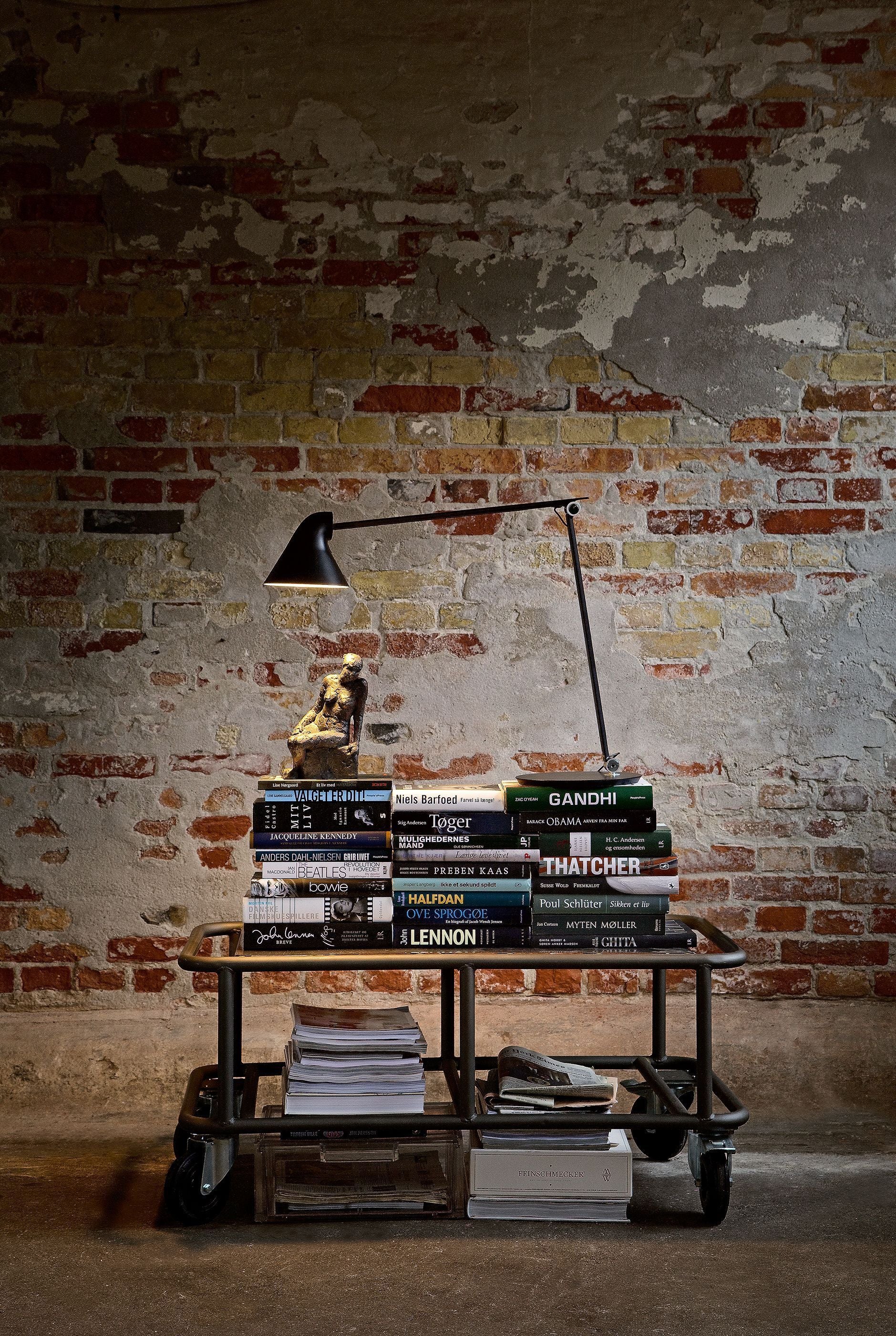 NJP bureaulamp LED 2700K zwart