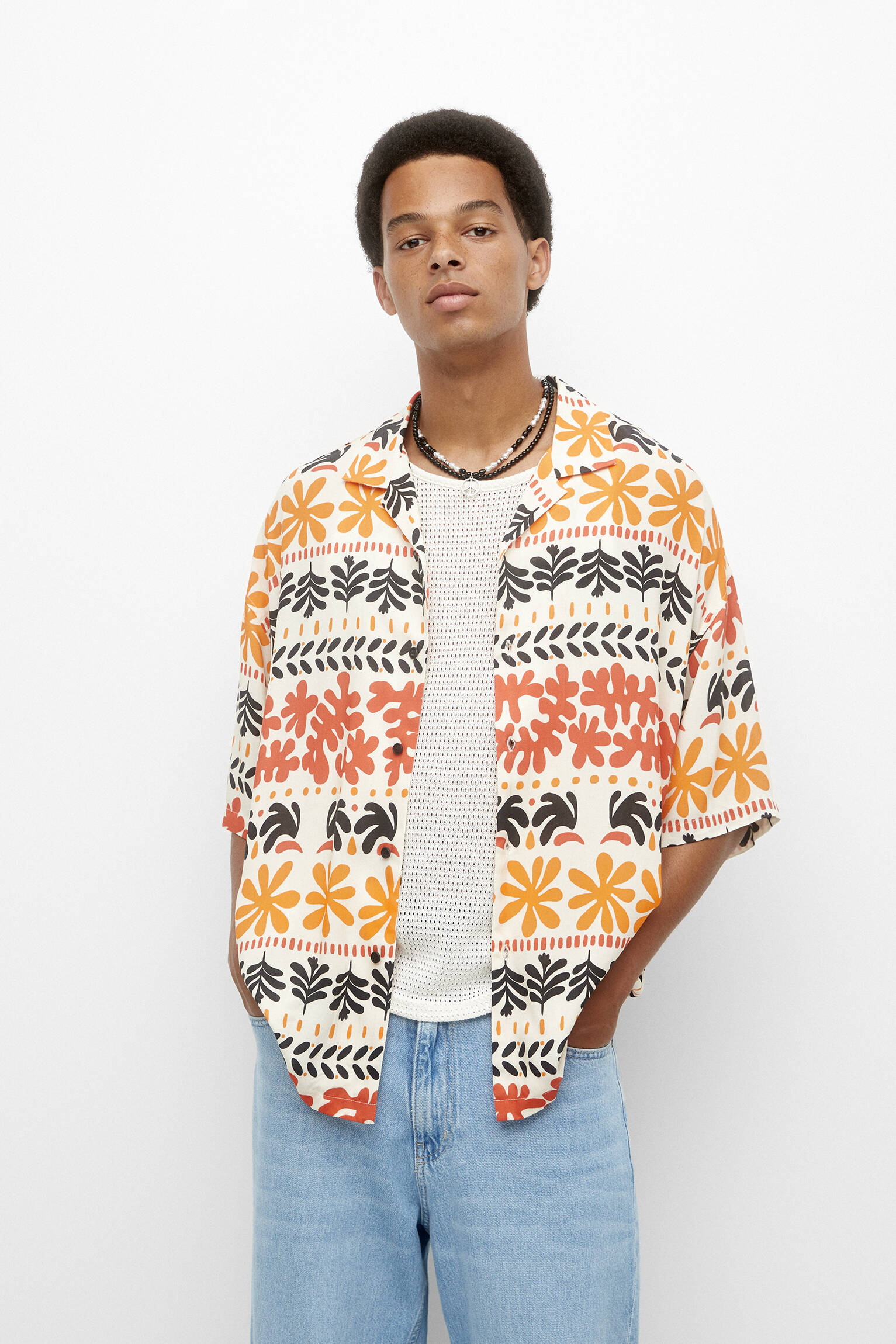 CAMISA ESTAMPADA DE MANGA CURTA - BRANCA SUJA