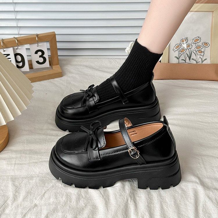 Gordong - Mary Jane pumps met strik en dikke hak