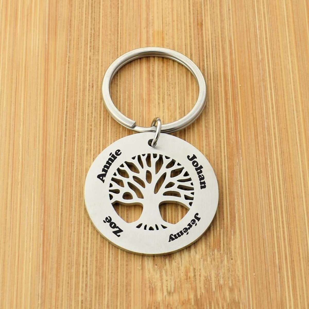 Porte-clés arbre de vie acier gravure personnalisée 4 prénoms