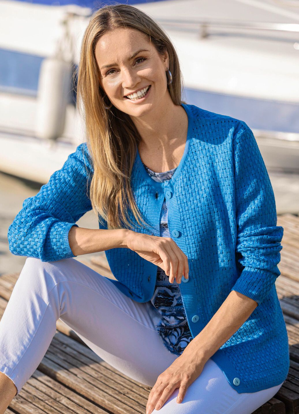 Strickjacke mit Alloverstruktur