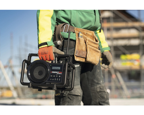 PerfectPro DABBOX bouwplaatsradio, DAB+ en FM-ontvangst, ingebouwde acculader voor universele accu, Bluetooth, oplaadbaar, AUX-ingang, schokbestendig, IP54, DBX3