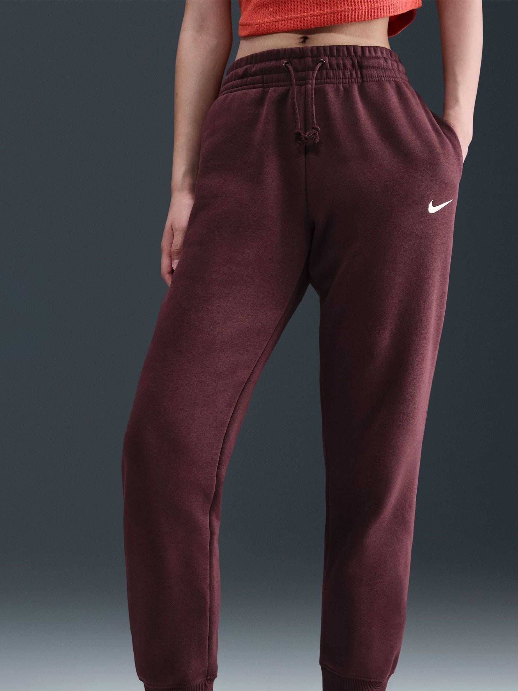 Rood - Nike Phoenix fleece joggingbroek met halfhoge taille