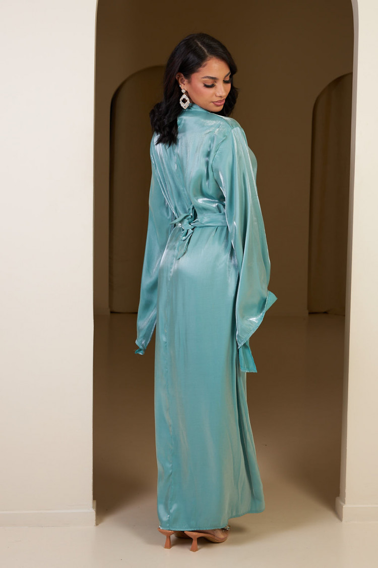 Robe vert d' eau satinée et pailletée