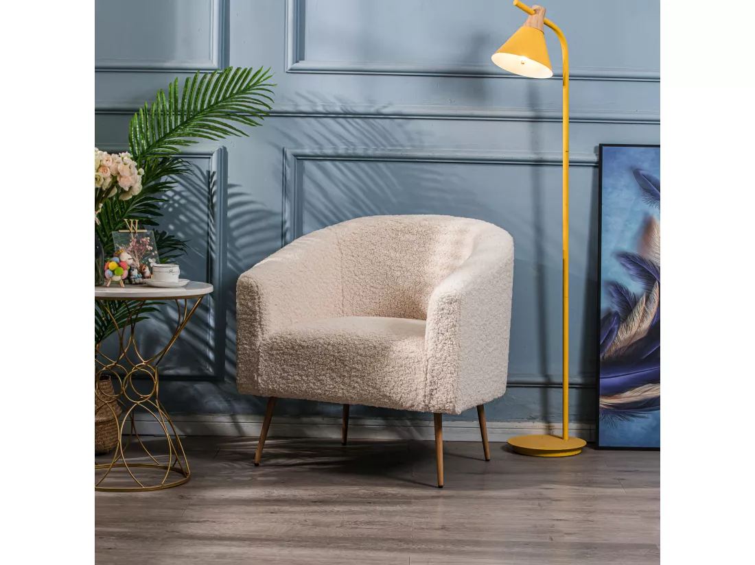 Fauteuil de salon en métal et bouclettes blanches