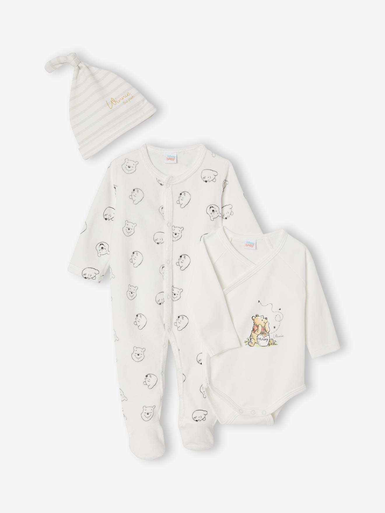 Conjunto para bebê DS® com estampa do Ursinho Pooh em bege claro, incluindo macacão, body e gorro.