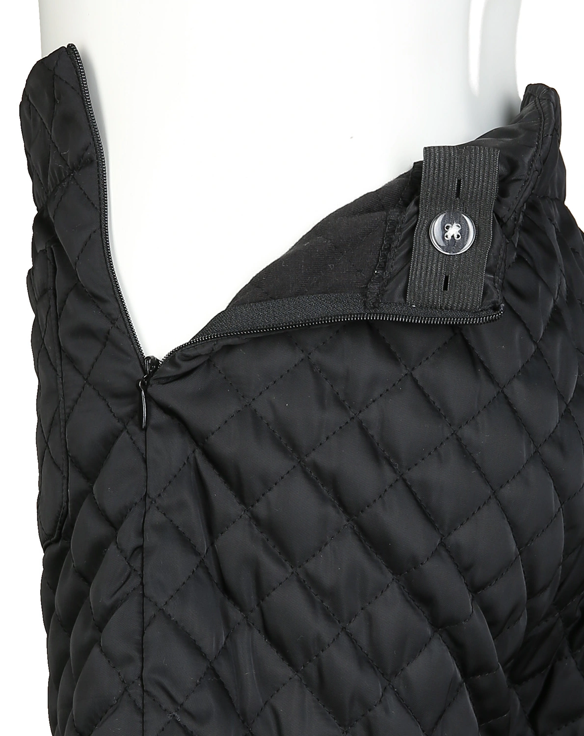 Shorts QUILTED in schwarz