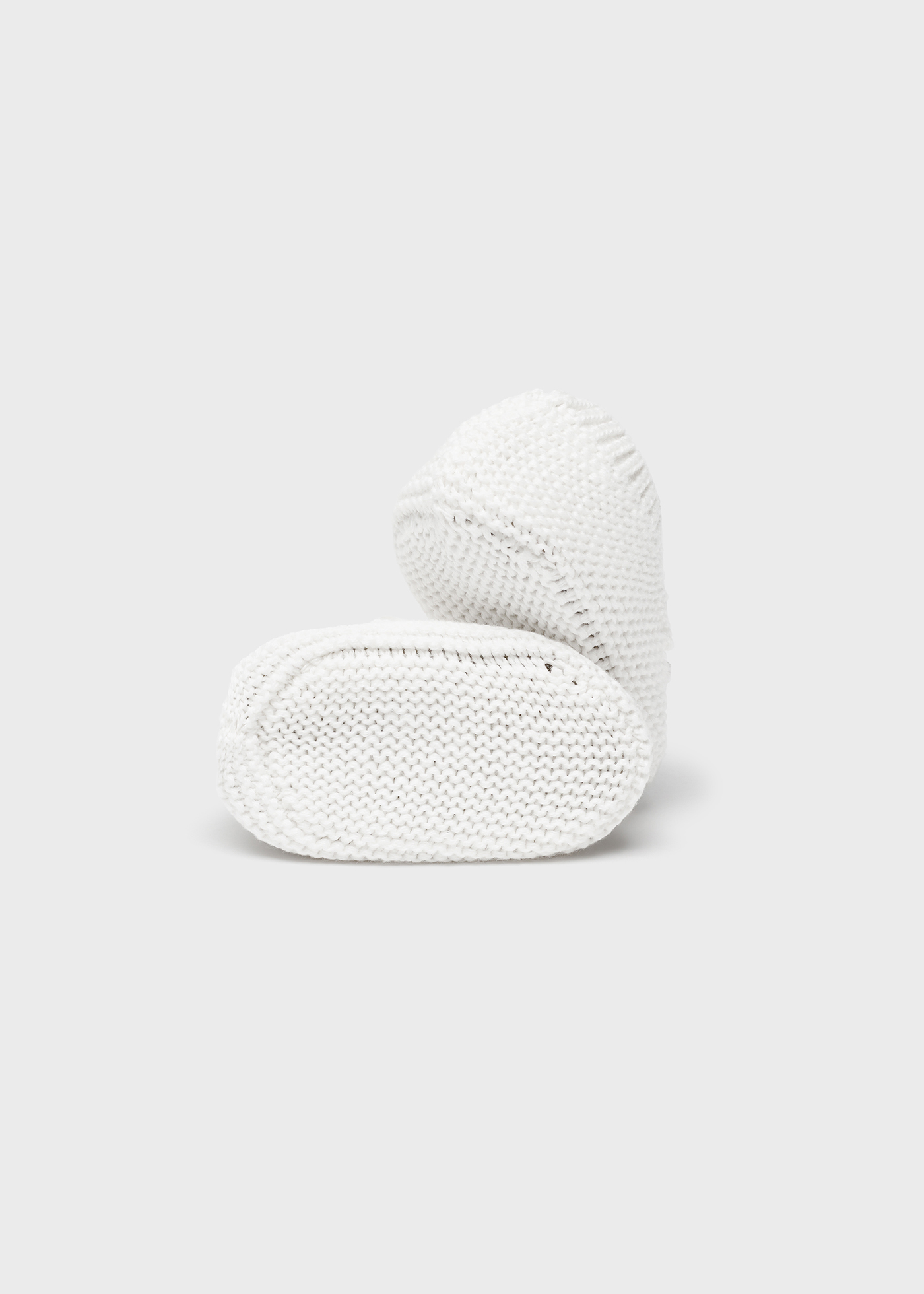 Sapatinhos de malha Better Cotton para recém-nascidos, cor branco-creme