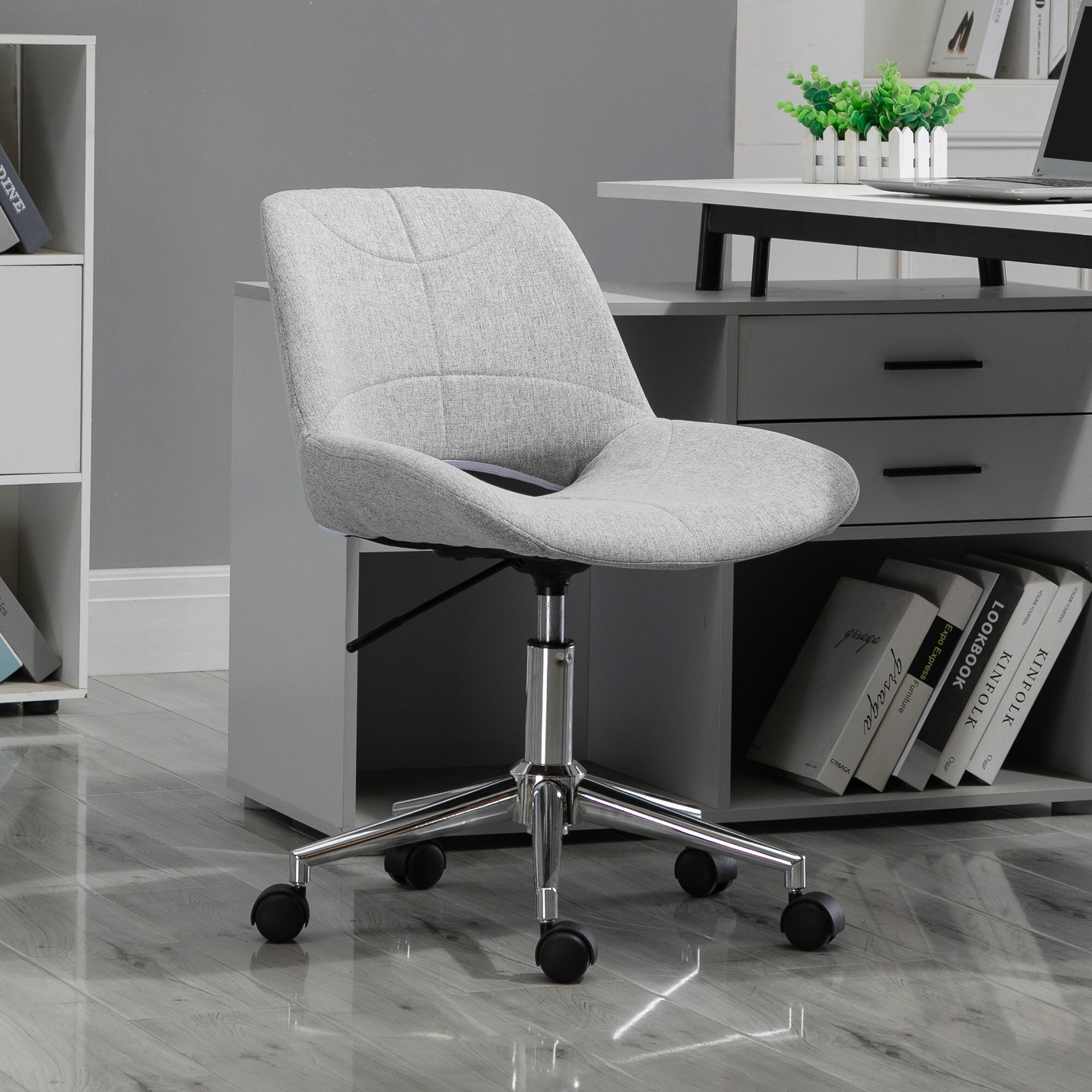 HOMCOM Höhenverstellbarer Bürostuhl mit Metallfuß und Rollen grau 49L x 56,5B x 73-82,5Hcm