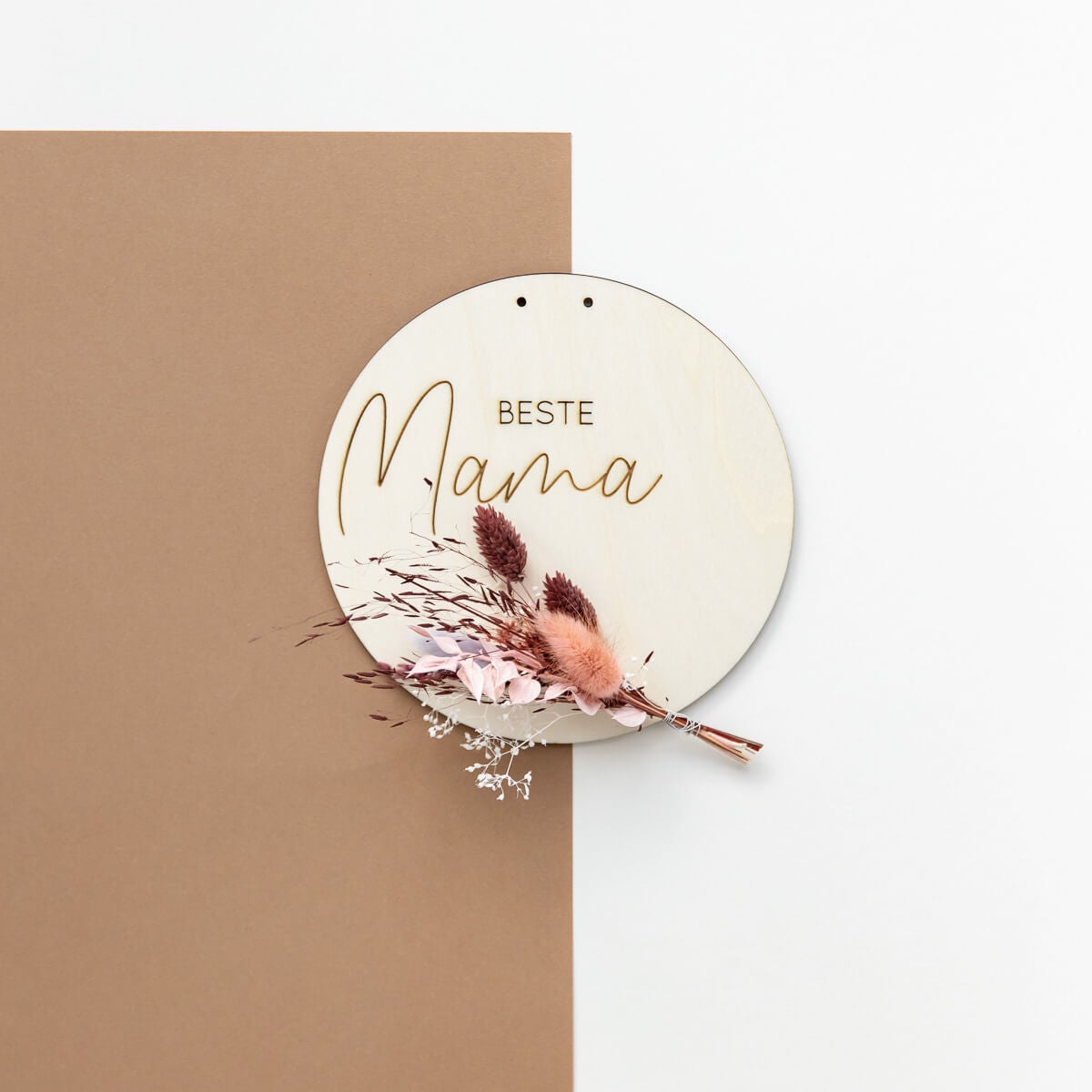 Moederdag cadeau-idee: houten plak met gedroogde bloemen | Beste Moeder