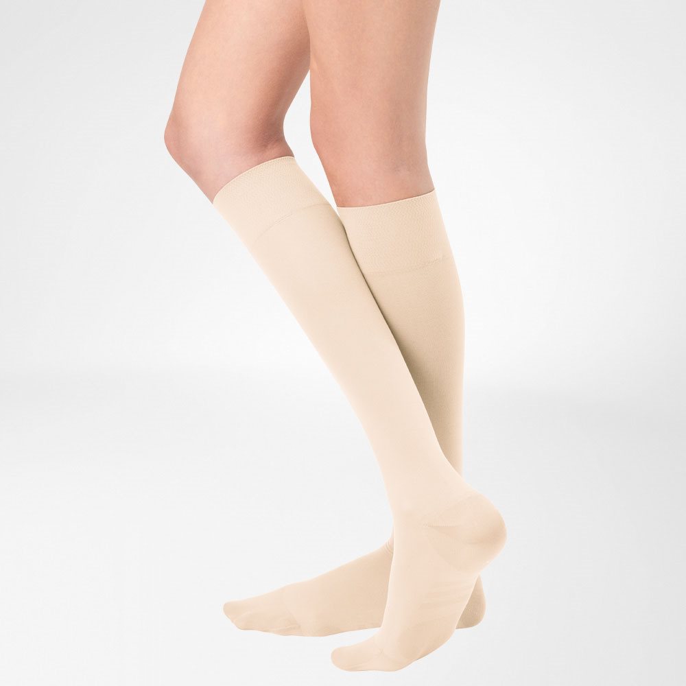 Bauerfeind VenoTrain Micro KKL2 AD<br>1 Paar, L, normal/long geschlossene Fussspitze creme