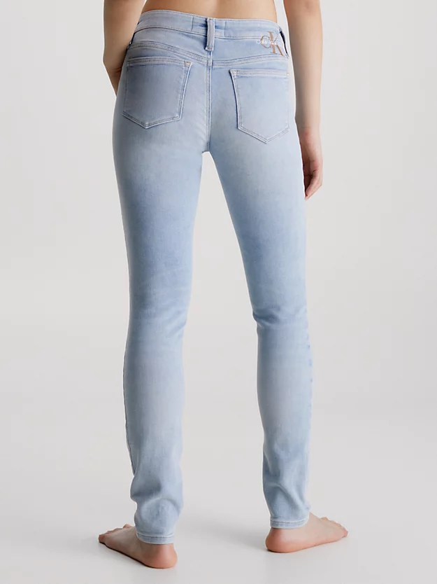Calça jeans skinny a vita media