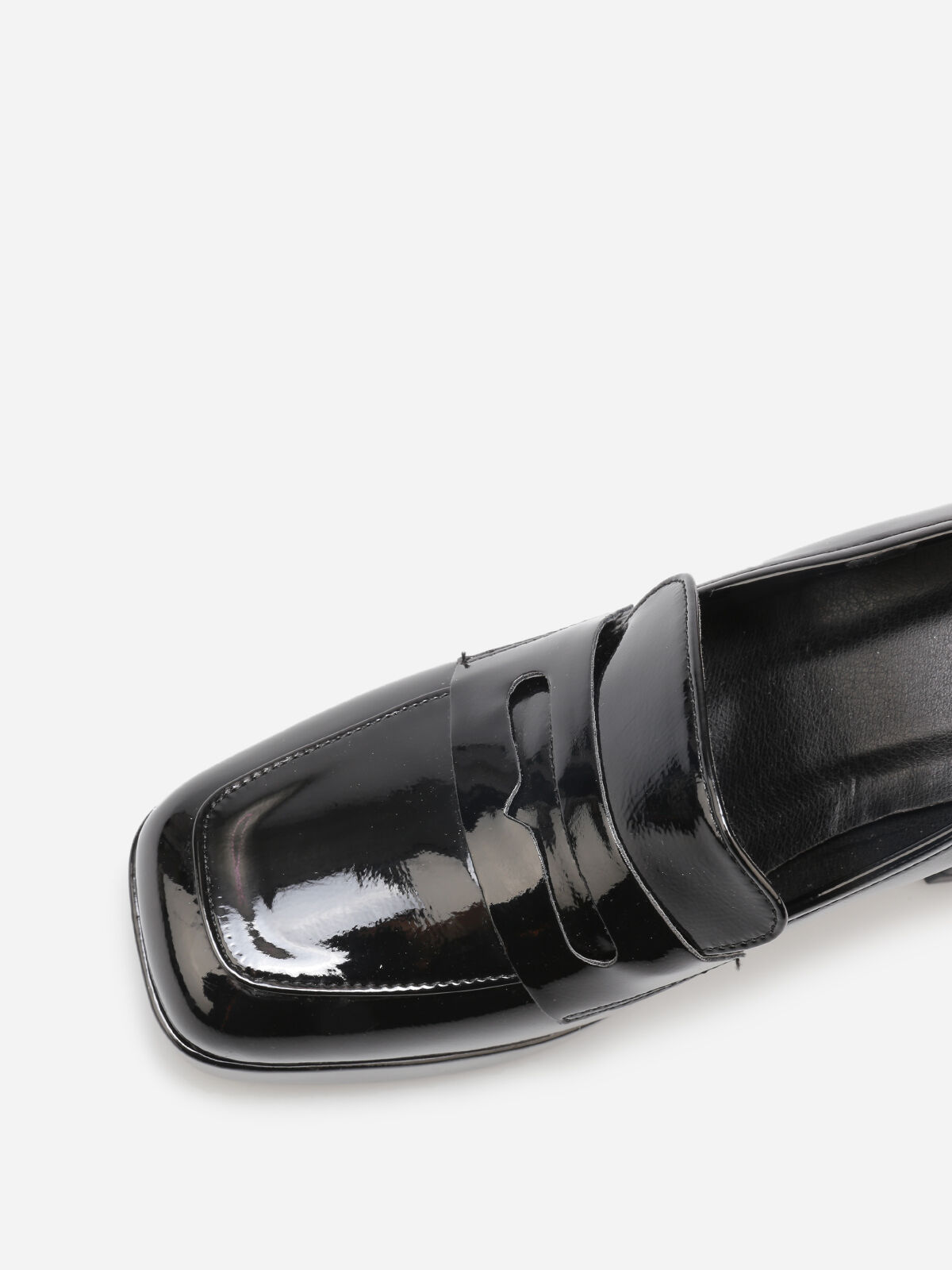 Mocassins vernis à talon- Noir