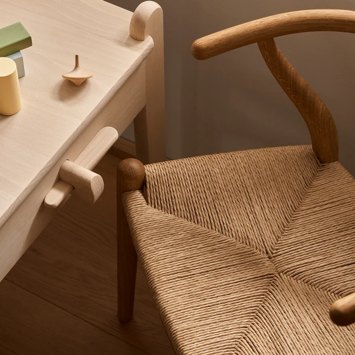 Carl Hansen - Kinderstuhl CH24 Wishbone, Eiche geölt / Naturgeflecht (Limited Edition)
