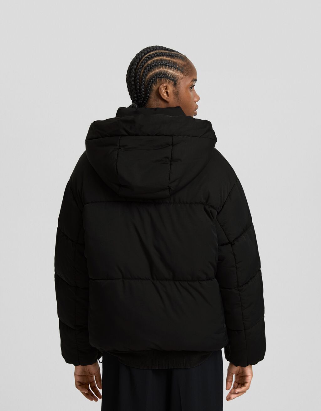 Jaqueta puffer oversized com capuz