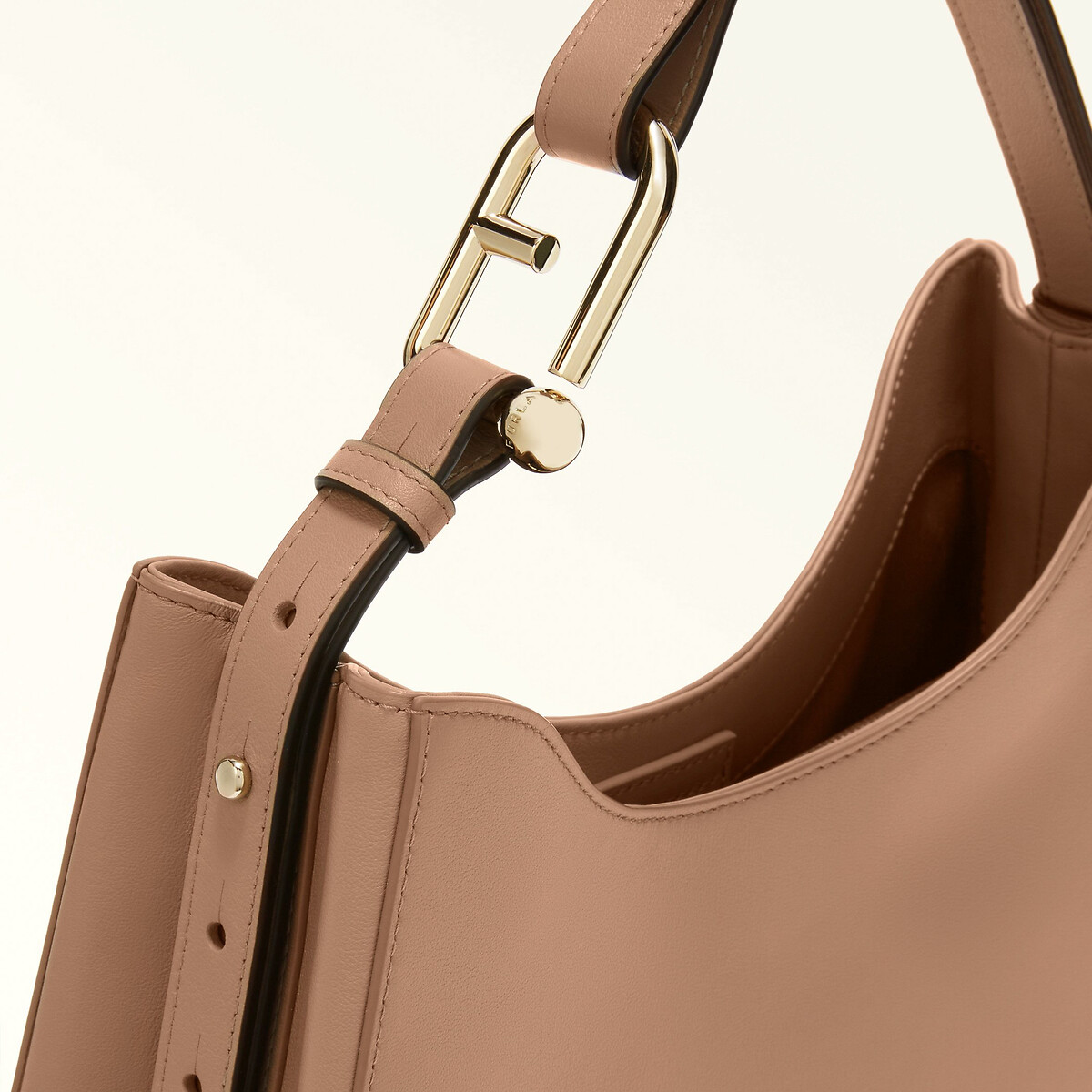 FURLA<br>Bolsa Hobo em couro FURLA NUVOLA L