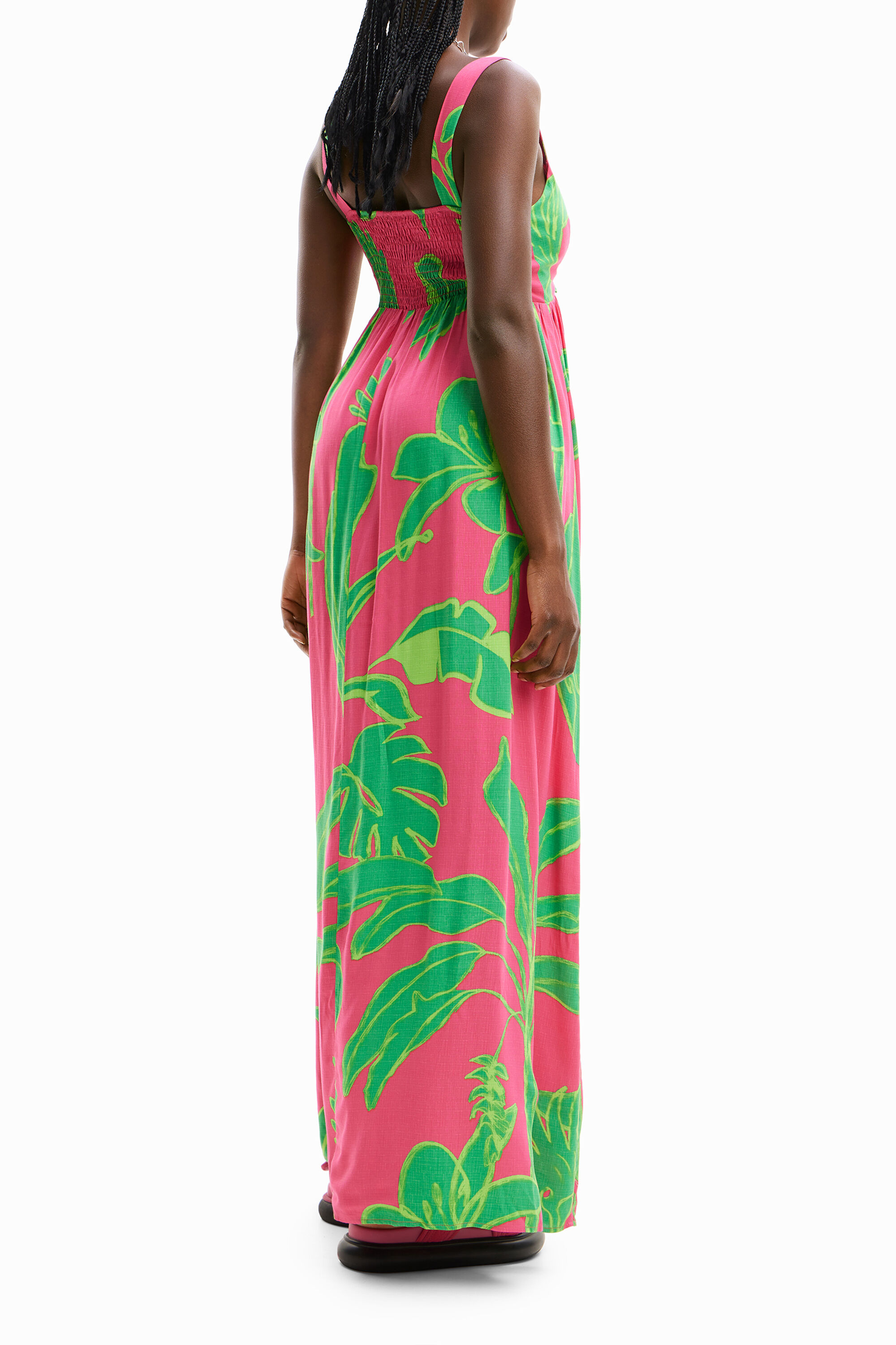 Vestido longo com decote em formato de coração