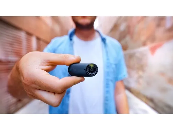 Insta360 Go 3S - Standard Bundle - action-kamera - 4K / 30 fps - flash 64 GB - Bluetooth, Wi-Fi - undervands op til 10 m - midnat sort