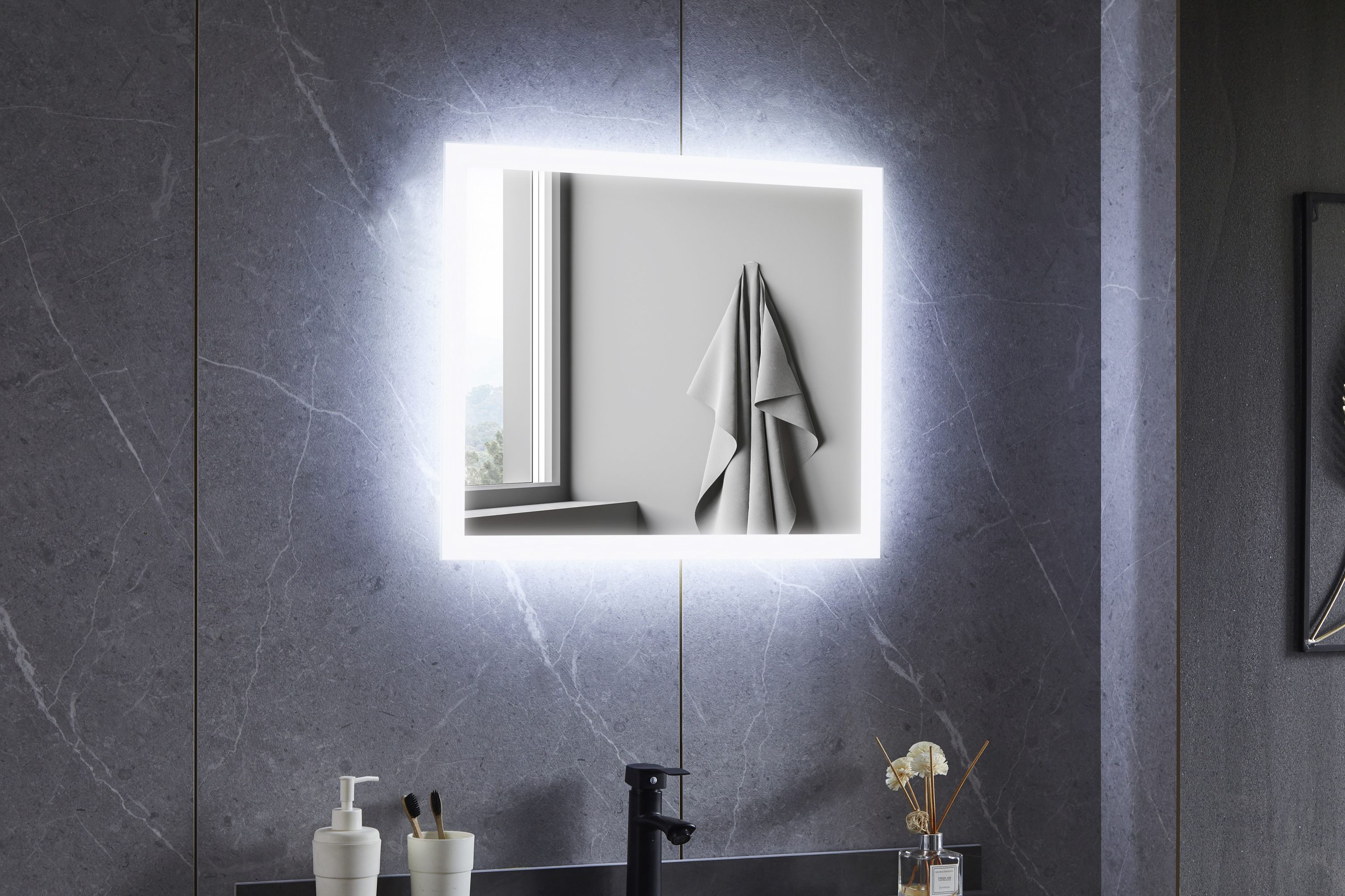 LED Wandspiegel 50 x 60 cm