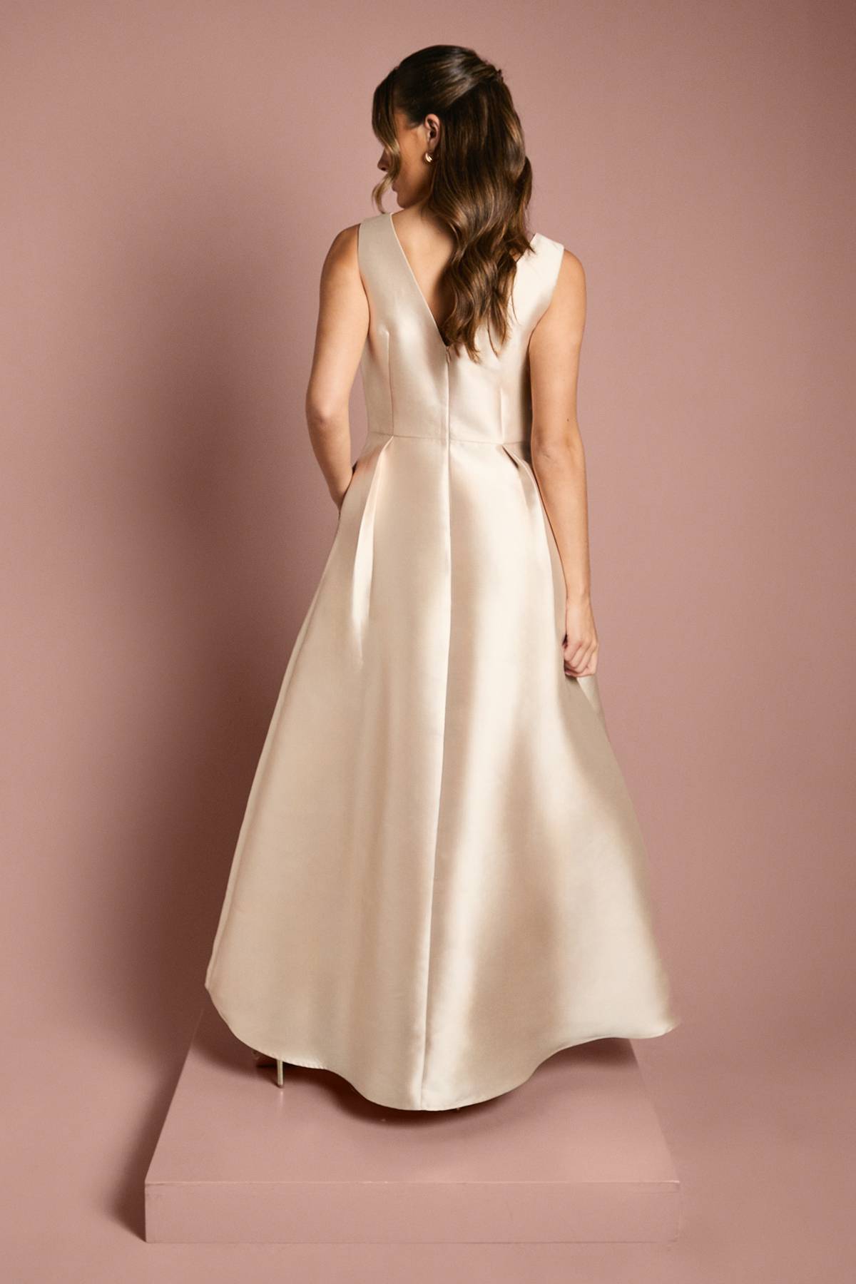Coast Robe de Demoiselle d'Honneur en Sergé à Encolure Crantée Ajustée et Évasée